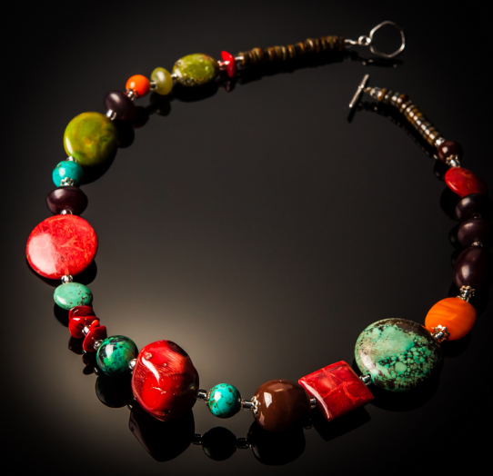 short necklace with multi-colors